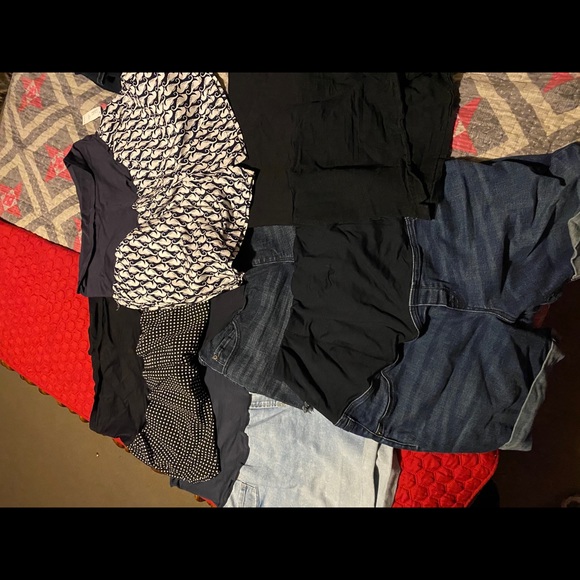 Old Navy Pants - Maternity Shorts